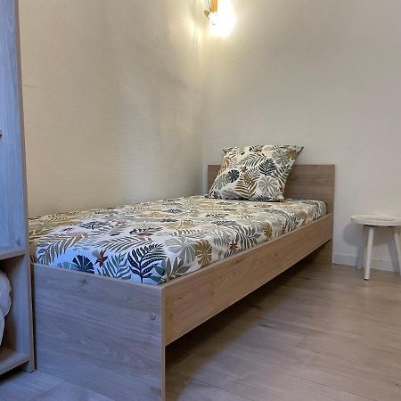T2 Plein Centre Au 1Er Etage Avec Parking Prive Apartment Millau Bagian luar foto